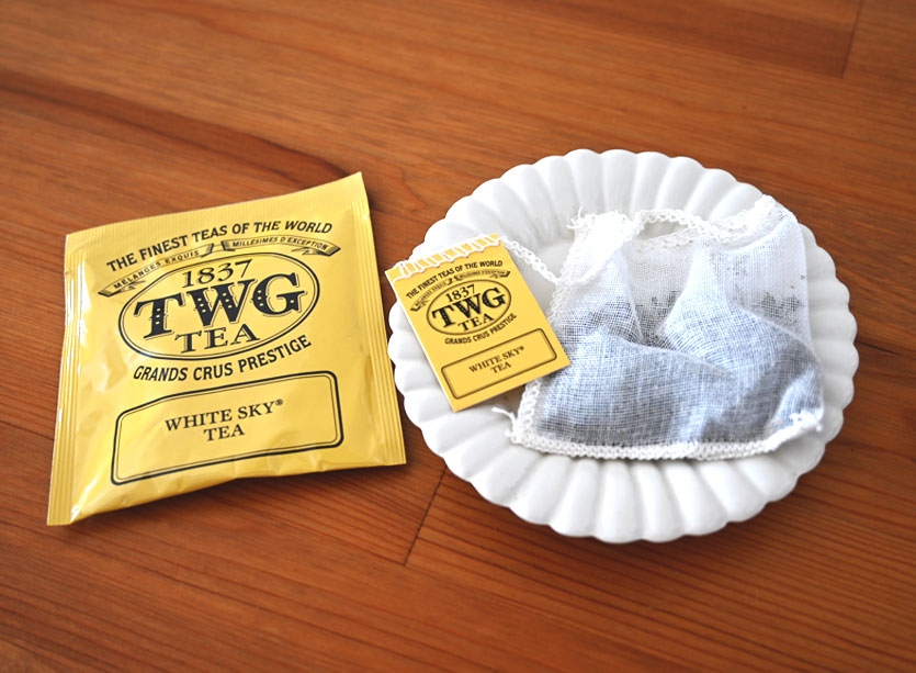 「WHITE SKY TEA」の個包装とティーバッグの写真